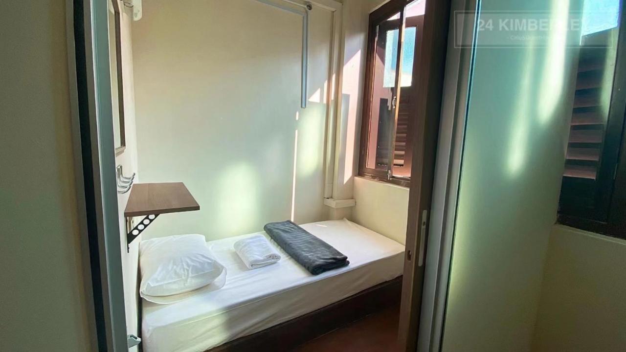 24 Kimberley Hotel George Town Room photo
